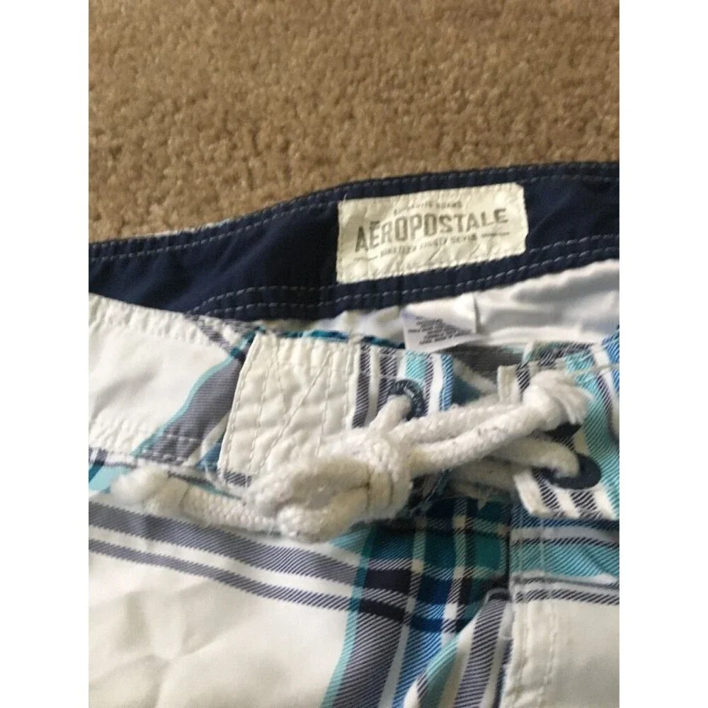 Aeropostale Bermuda Shorts Mens Size 34 Blue Whitwe Plaid Regular Fit